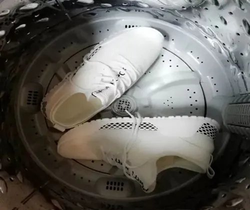 鞋子可以放洗衣机洗吗