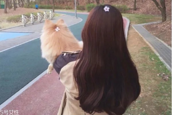 女生卷发发型图片 学生长卷发发型图片