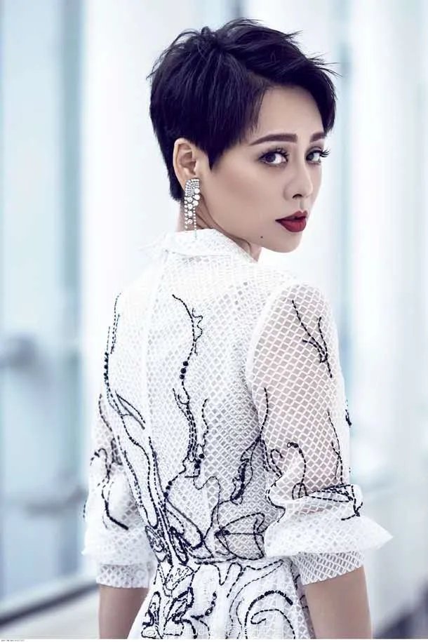 宁静的老板是于正吗？