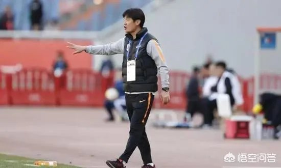 国足再负泰国，马德兴评论“啥都没有了，要啥没啥，这是中国足球走向更低的开始”，你怎么看？