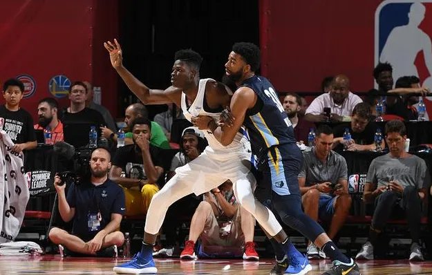 魔术狂胜灰熊具体赛况怎么样？