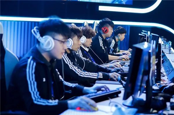 TGA夏季大奖赛规则一览 仅一支队伍能晋级CFPL