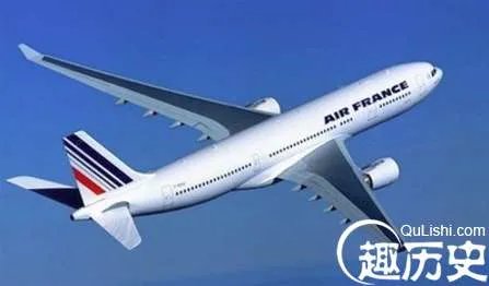 失踪半个世纪的客机突然出现,一切完好连咖啡都还是热的,这神秘的“劫机者”究竟是谁?