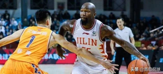 新赛季CBA，富兰克林恐怖四双数据，琼斯单场砍59分，两人谁才是联盟第一外援？为什么？