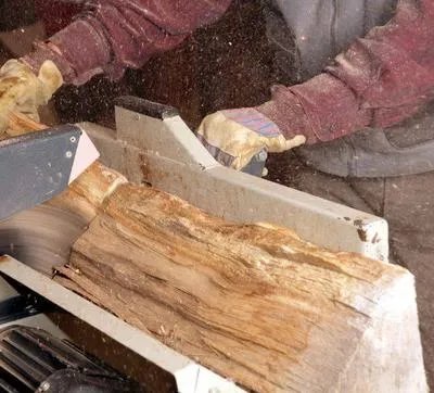 手指被锯伤怎么处理