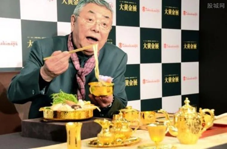 日本奢华黄金饭桌 价值惊人总额高达590万元