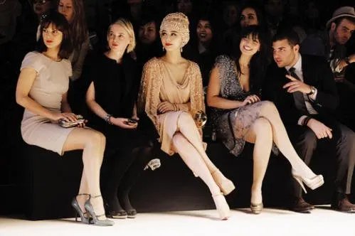 范冰冰出席盛和姚晨肤色差明显,曾在机场偶遇无交流,不和传言坐实了吗?