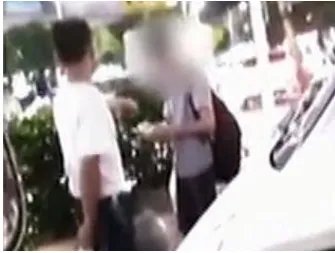 司机拎刀威胁乘客是什么原因？