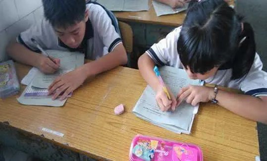 学生换座抓住爱情什么情况：详情真相细节经过揭晓