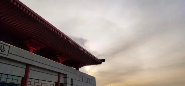 4月30日火车票已发售290万张，今年五一出行增多的可能原因有哪些？