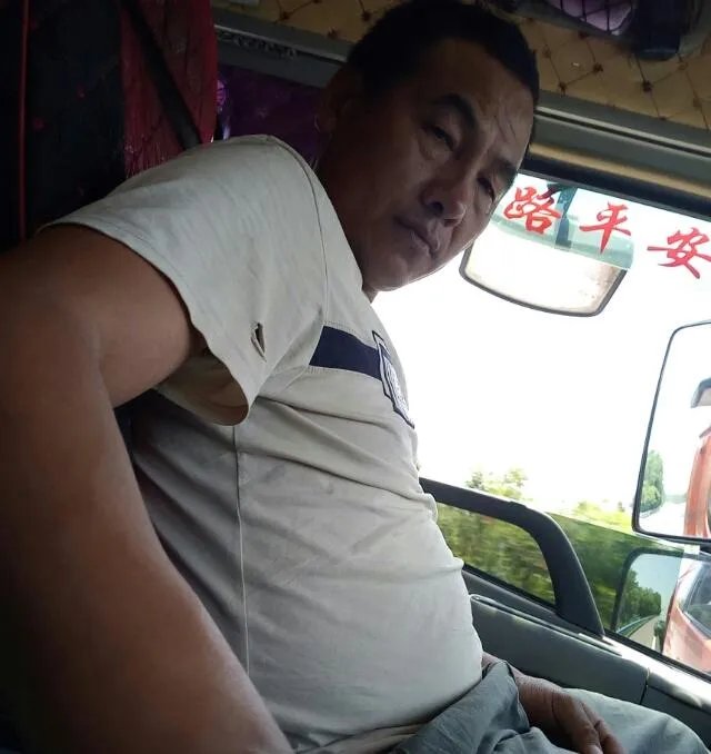 老人坐火车乞讨合理嘛?