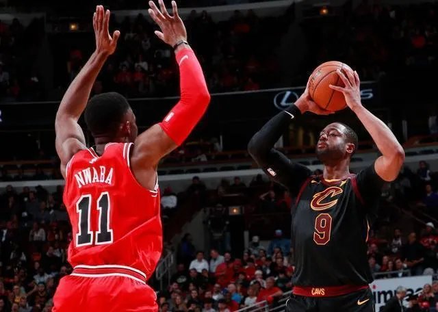 骑士逆转豪取13连胜,你怎么看?