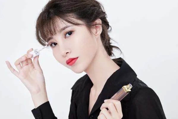 张沫凡主动公布新恋情，看到她的大方回应之后，你的第一反应是什么？