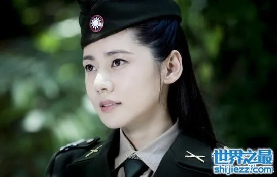 秋瓷炫整容前后对比照片，和韩佳人一个流水线生产 