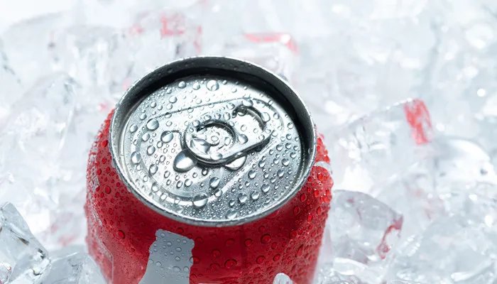 可乐最初诞生时是什么颜色的