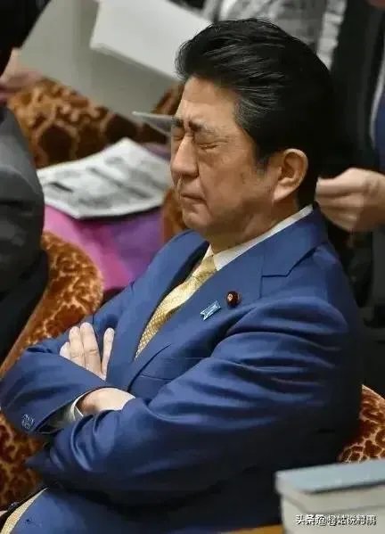 日本首相安倍辞职是福还是祸?