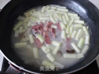 奶汤蒲菜