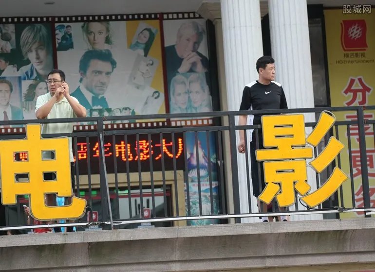 美人鱼2暑期上映 你会去电影院看吗？