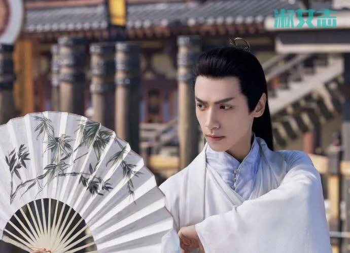 月上重火女主睡了几个人 十七岁与上官透相恋