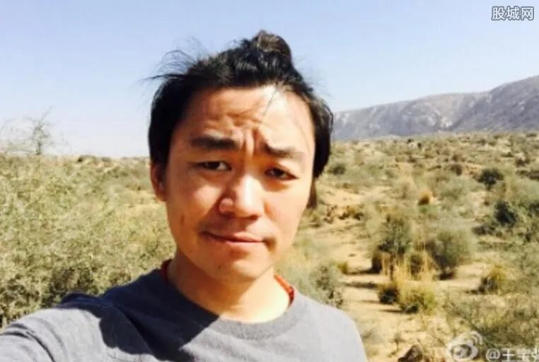 王宝强新助理曝光 高大帅气颜值不输当红明星