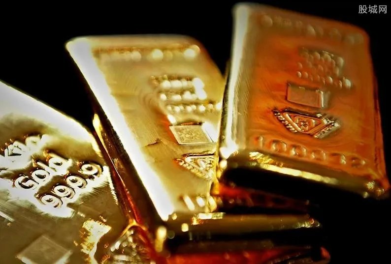 空姐夹6公斤黄金 利用职务之便谋取暴利被抓