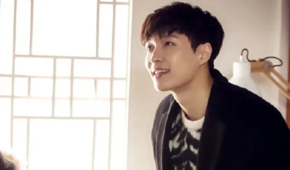 张艺兴边伯贤逛街怎么回事？俩人关系好吗？