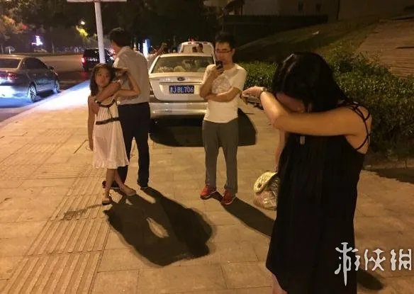 天津滨海新区发生爆炸17人死亡400伤 现场升起蘑菇云