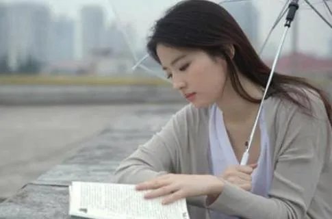 刘亦菲为什么叫刘八条 刘亦菲结婚了吗？