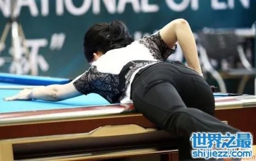 比赛时潘晓婷胸部碰到球 一张图告诉你她的胸有多大