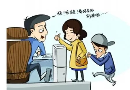 乘客联手制服小偷 见义勇为男子未留下姓名