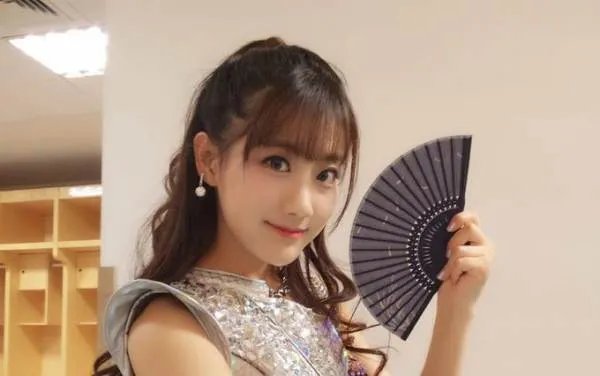 李艺彤回应唱英文歌,李艺彤还唱过哪些歌?