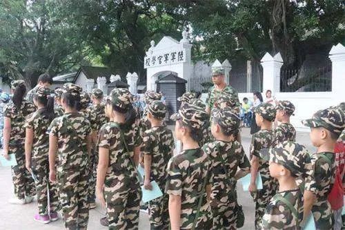 高考696分学霸就是想当兵的原因是什么?