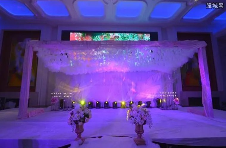 婚礼礼堂看像灵堂 现场照片曝光吓坏不少网友