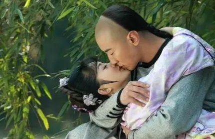 赵丽颖荧幕初吻给了高梓淇照片 高梓淇家庭条件好吗