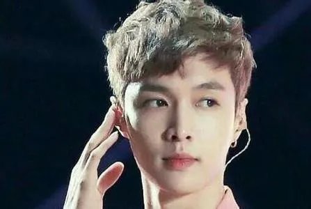 张艺兴捐赠救护车?