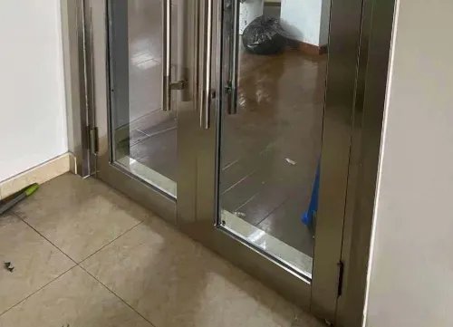 地弹簧门维修方法是什么