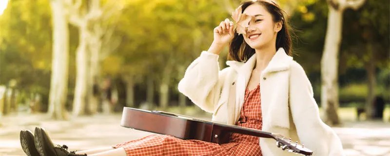 每当雪花纷纷飘落是什么歌 每当雪花纷纷飘落出自哪首歌