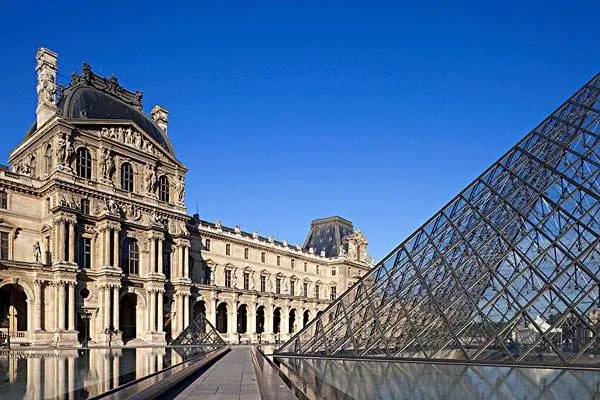 法国卢浮宫重新开放,游客情况如何?