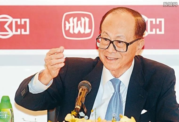 李嘉诚公司被唱空 套现千亿逃离内地