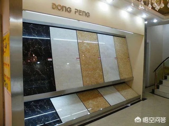 瓷砖展板如何贴在墙上？