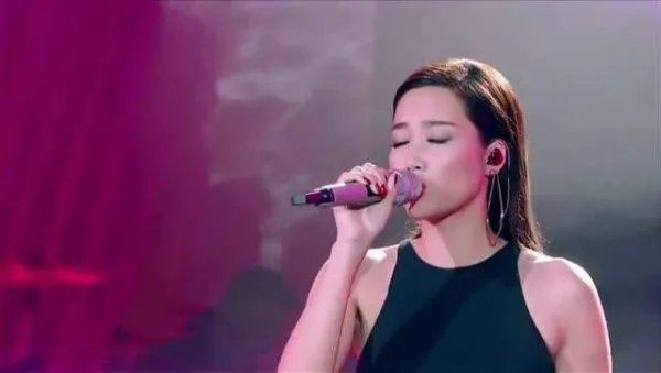 我是歌手第三季第九期歌手是谁？