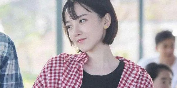 陈小纭八卦惊艳图片 退役愿意和是因为身材丰满