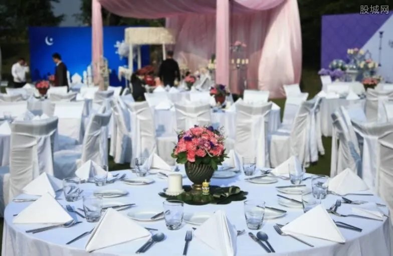 土豪业主宴请邻居 别羡慕别人家的邻居