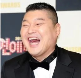 池石镇在韩国有名吗 rm中的谁因妻子身体不适提前离开颁奖典礼