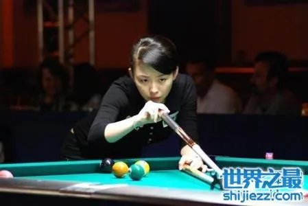 比赛时潘晓婷胸部碰到球 一张图告诉你她的胸有多大 