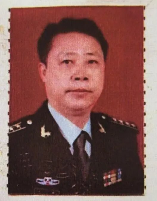 男子冒充大校招摇撞骗17年是怎么回事 男子冒充大校招摇撞骗17年事情始末