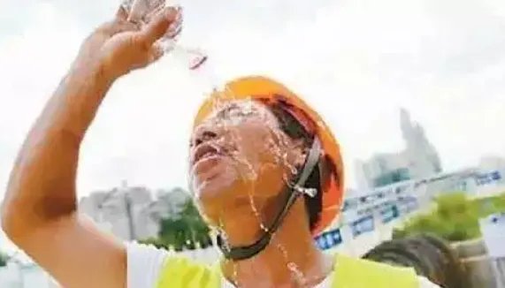 四川热过吐鲁番，多地气温破纪录，是什么原因造成的？