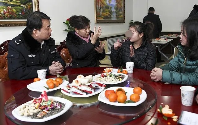 英籍女孩中国寻亲：没有怨恨。被遗弃小孩有寻亲的必要吗？