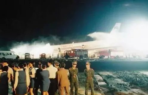 波兰飞机降落事故,还有哪些国家曾发生飞机降落事故?