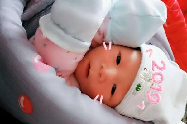 喂奶姐是谁 为了出名还是展示母爱